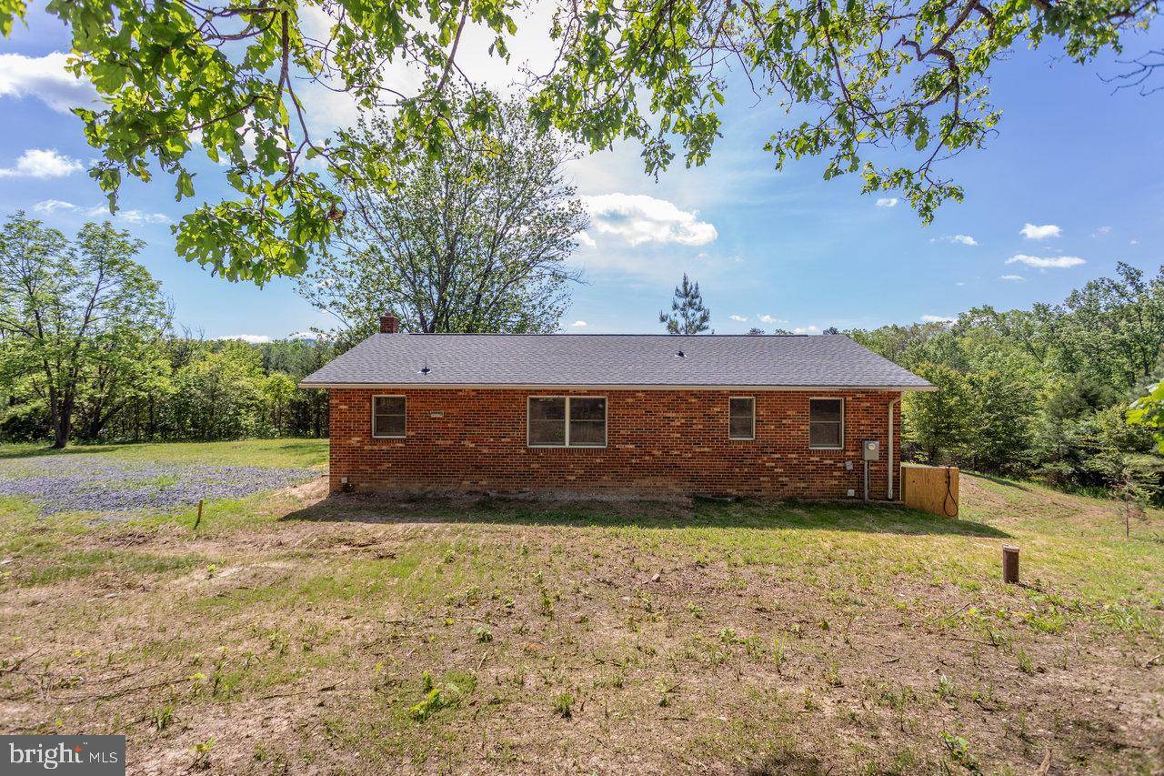 Fort Valley, VA 22652,128 WALTER LN