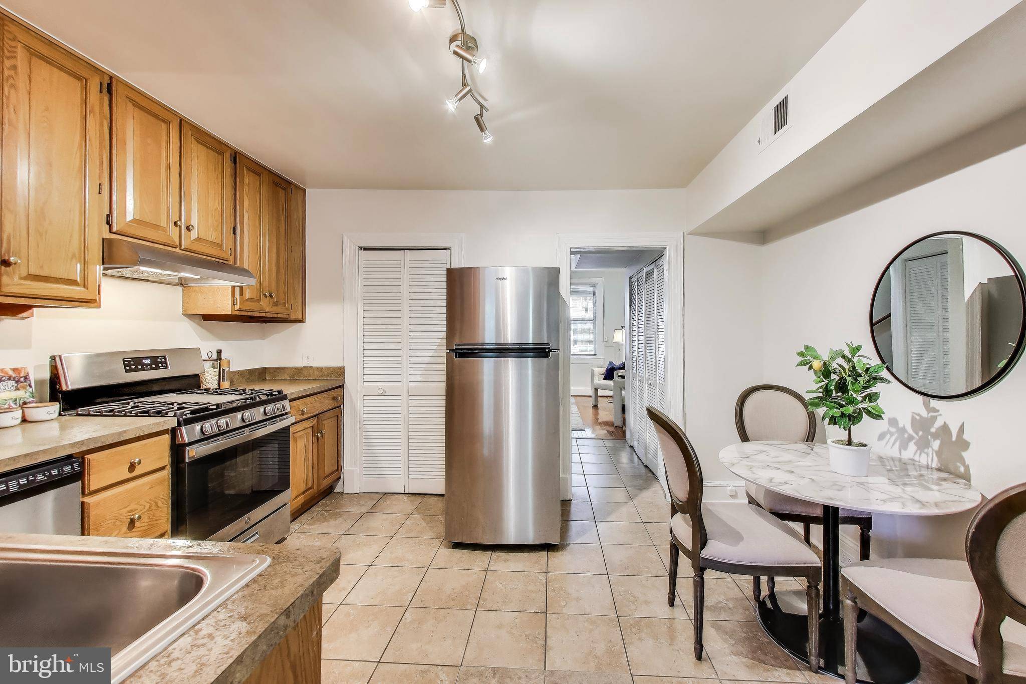 Washington, DC 20002,1841 L ST NE