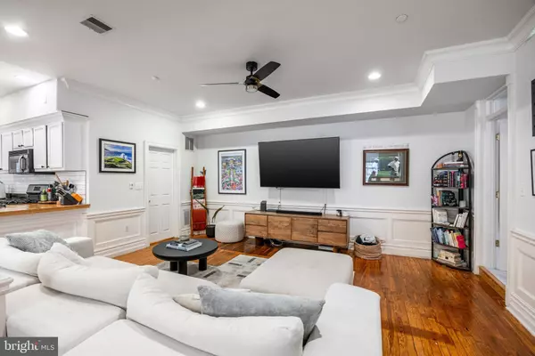 Philadelphia, PA 19106,237-41 N BREAD ST #2