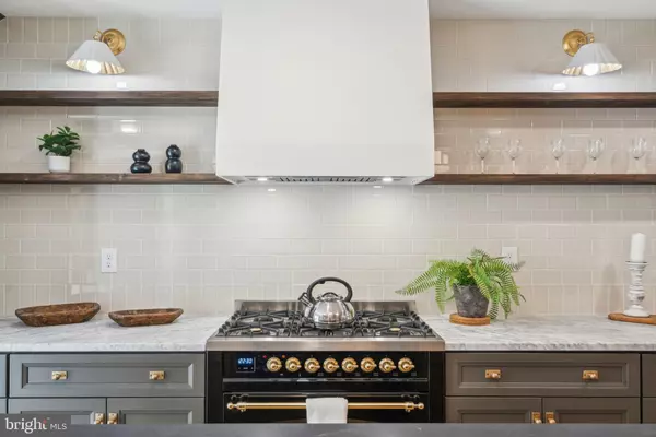 Philadelphia, PA 19148,826 TASKER ST