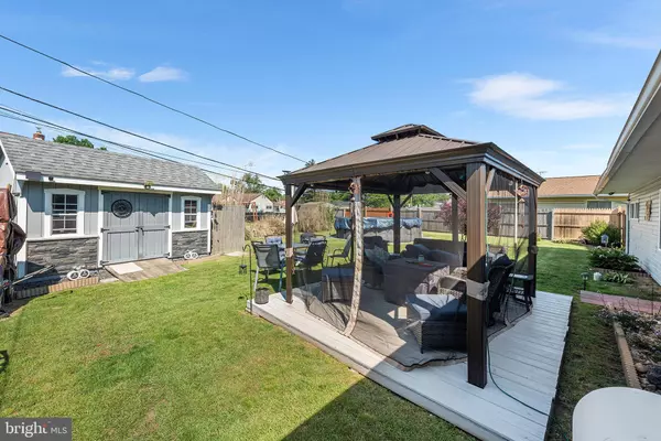 Levittown, PA 19055,15 DEWBERRY LN