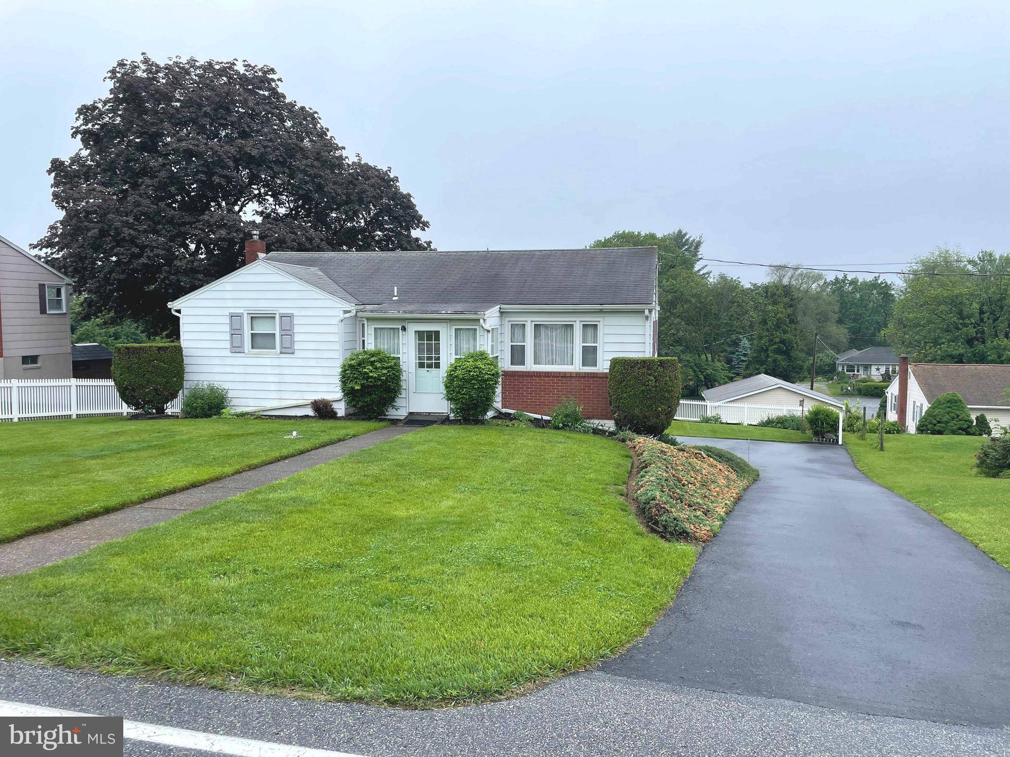 6421 LYTERS LN, Harrisburg, PA 17111