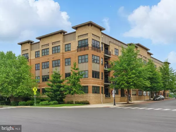 Fairfax, VA 22031,9521 BASTILLE ST #403