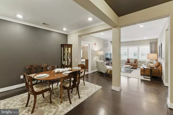 Fairfax, VA 22031,9521 BASTILLE ST #403