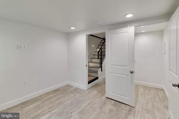 Philadelphia, PA 19122,2144 N 8TH ST