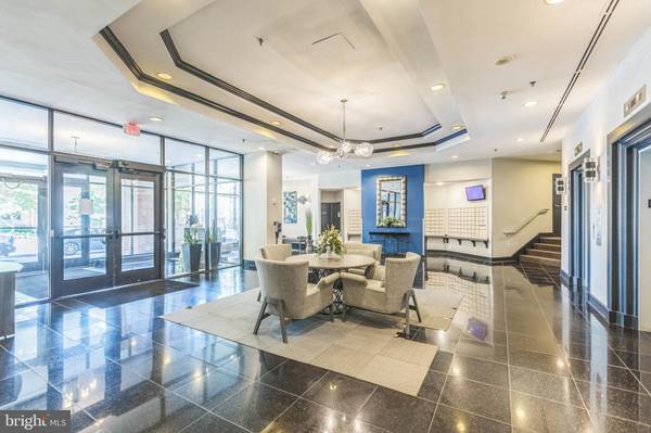 Arlington, VA 22201,1001 N RANDOLPH ST #720