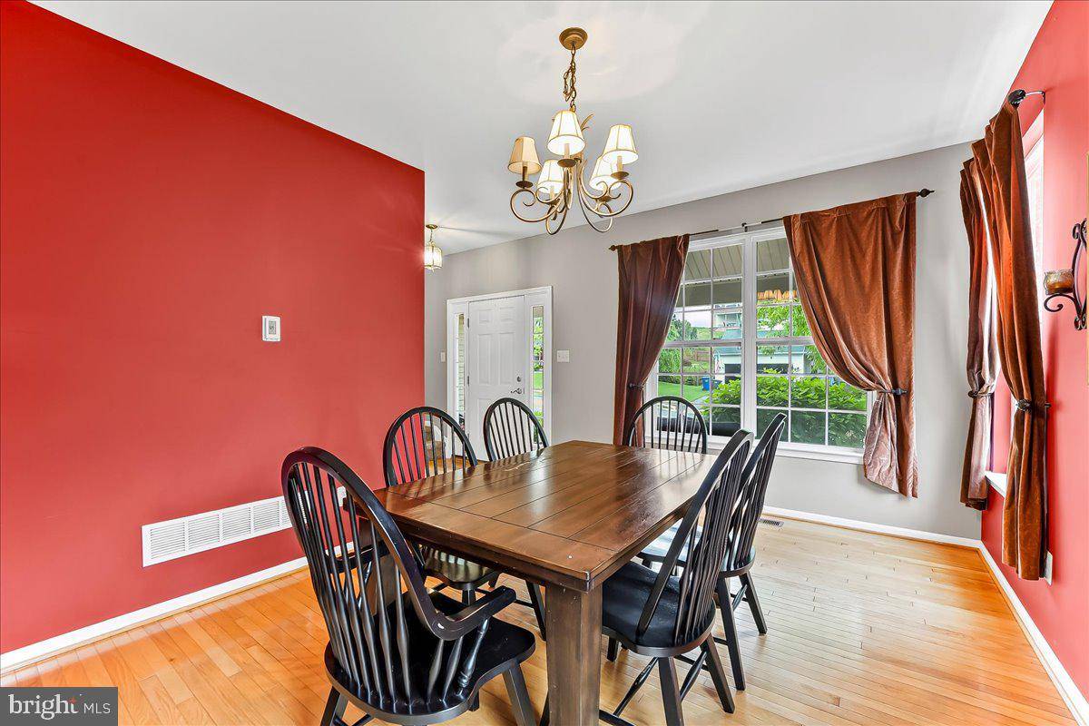 Coatesville, PA 19320,733 MEADOWBROOK DR