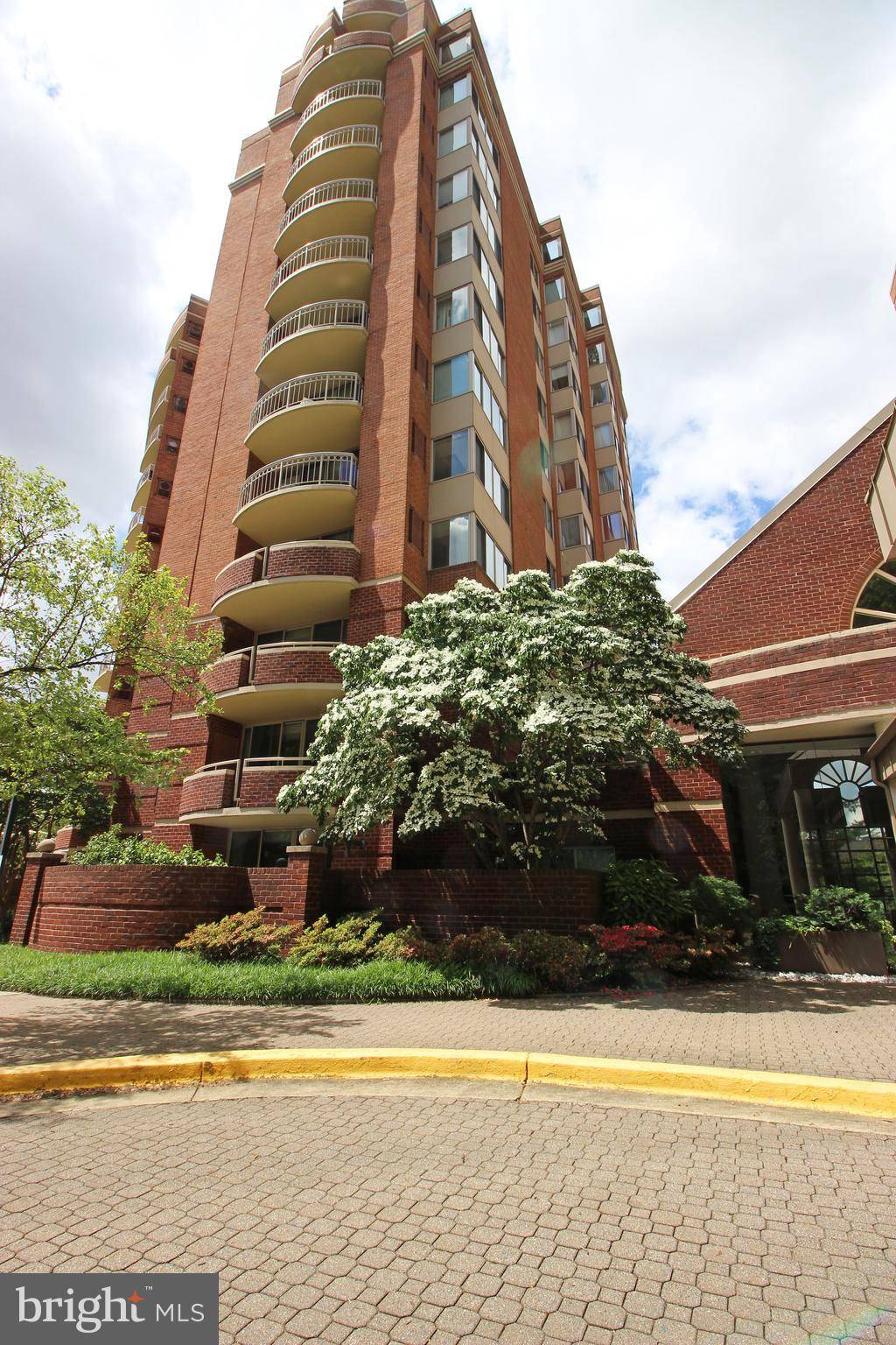 5800 NICHOLSON LN #1-608, North Bethesda, MD 20852