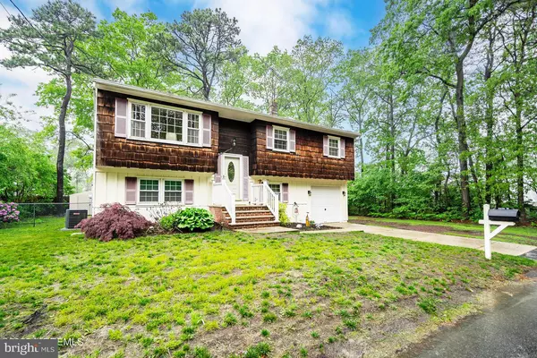 1112 BERKELEY AVE, Beachwood, NJ 08722