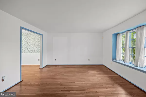 Delran, NJ 08075,240 SOUTHVIEW DR