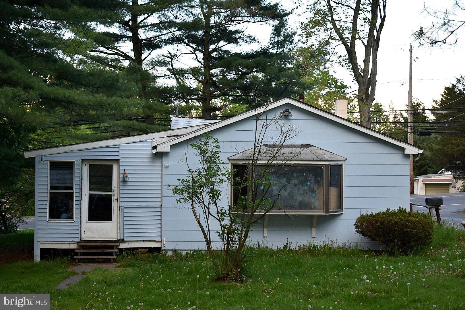 416 N HUNTER HWY, Drums, PA 18222