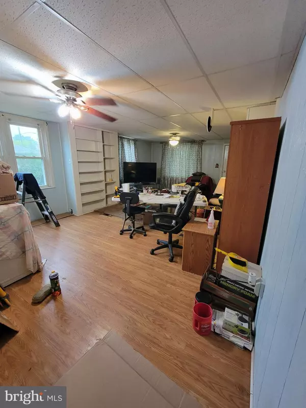 Mount Wolf, PA 17347,91 N 4TH ST