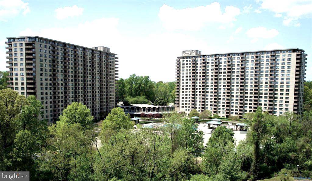 5225 POOKS HILL RD #404S, Bethesda, MD 20814