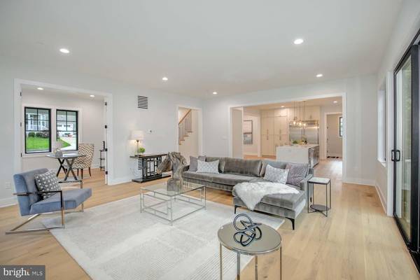 Kensington, MD 20895,4201 MATTHEWS LN