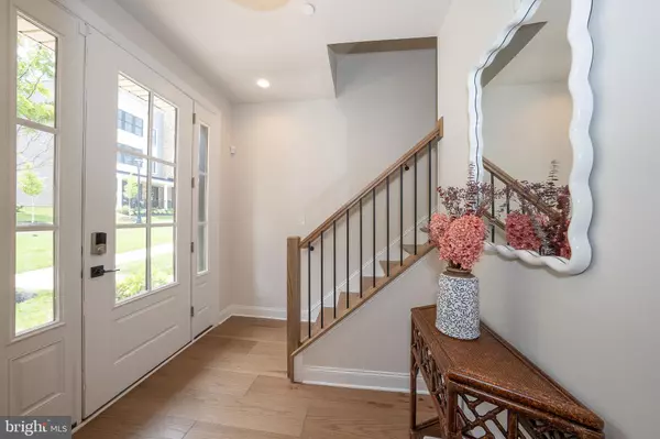 Newtown Square, PA 19073,345 HORSESHOE TRAIL