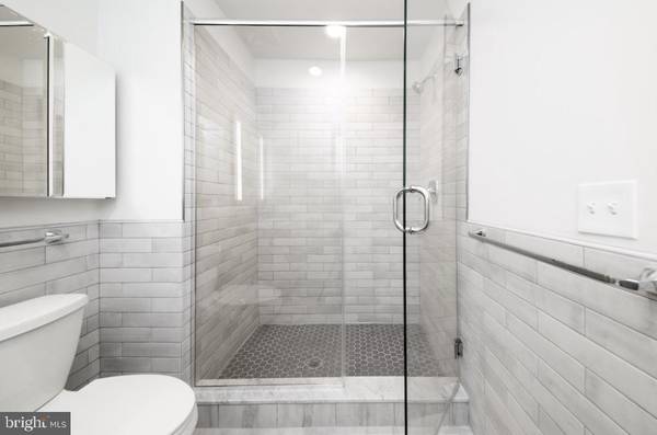 Philadelphia, PA 19103,222 W RITTENHOUSE SQ #904