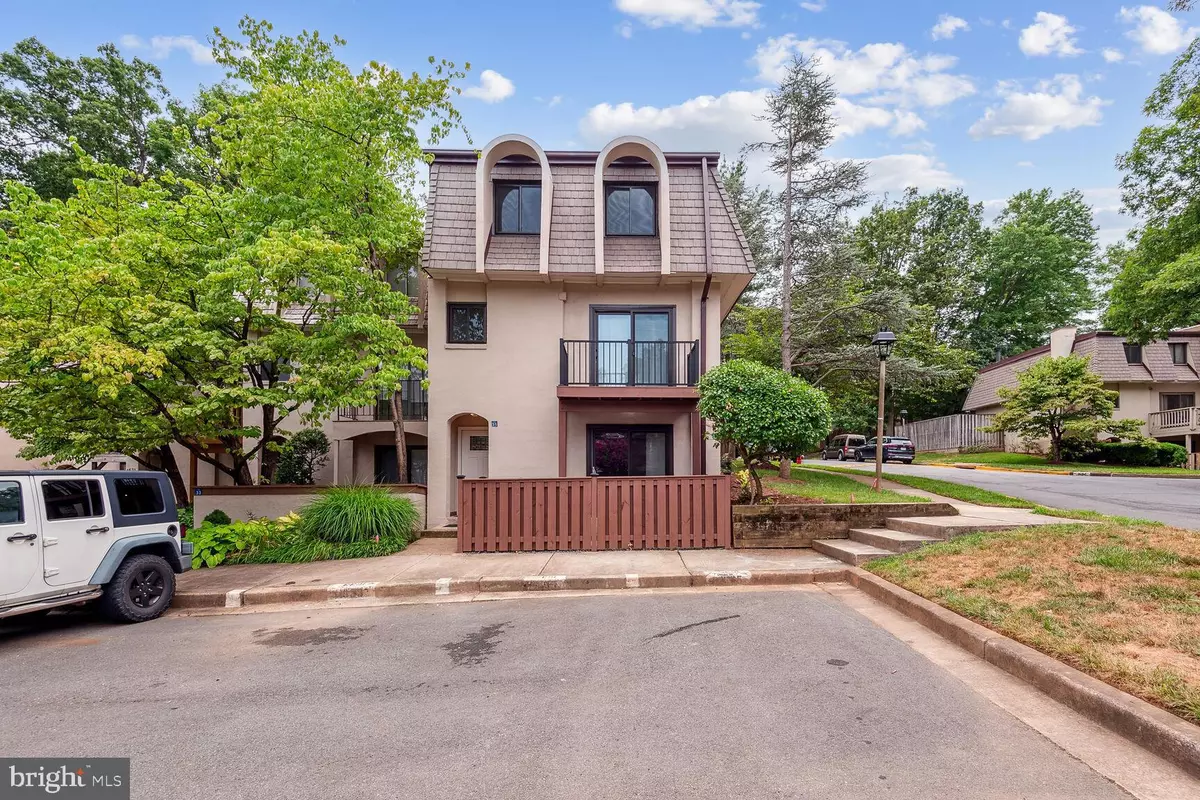 Reston, VA 20190,1635 VALENCIA WAY