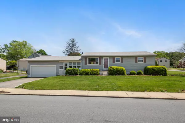 2720 FERNOR ST, Allentown, PA 18103