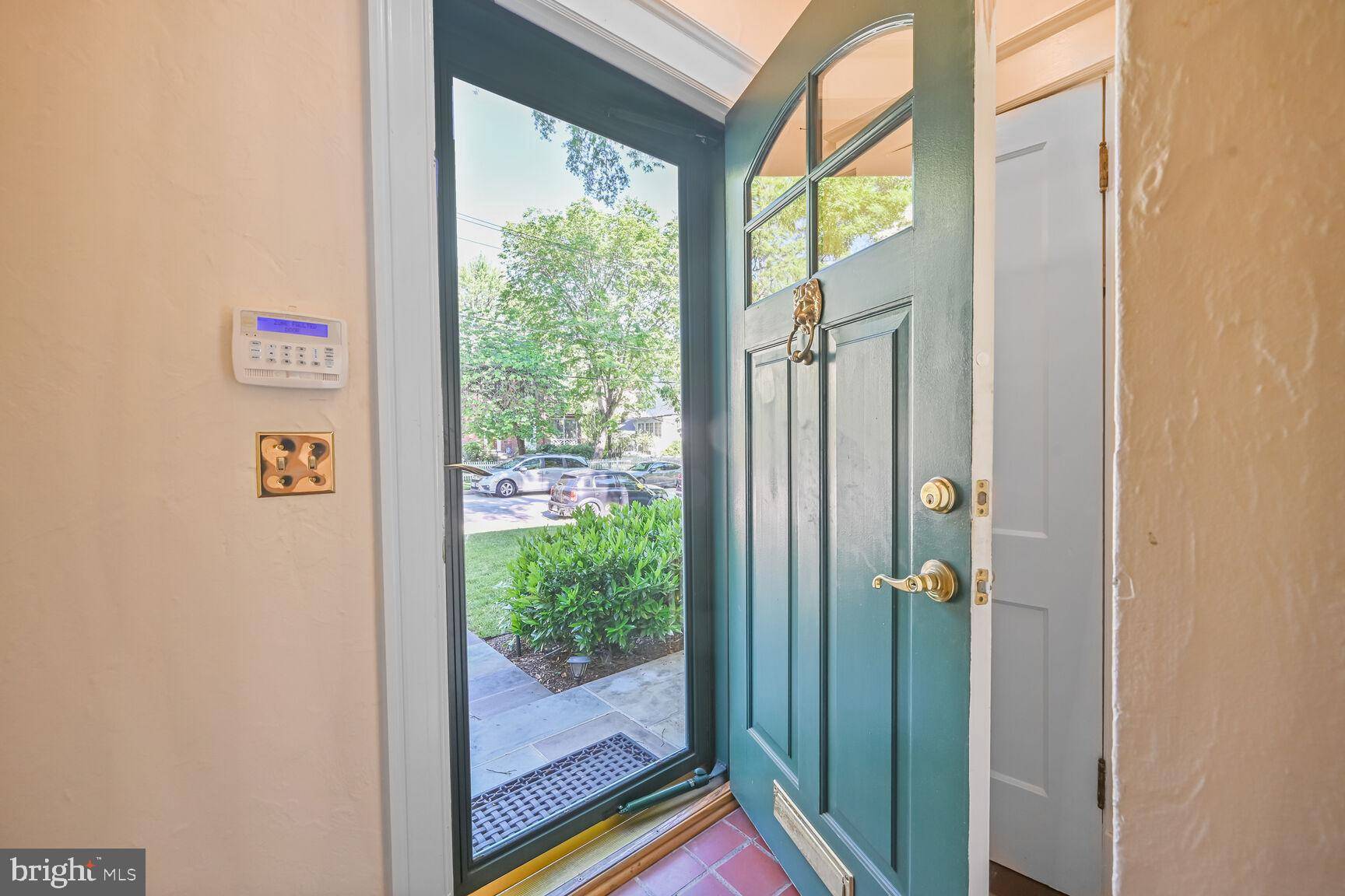 Washington, DC 20015,6121 32ND ST NW