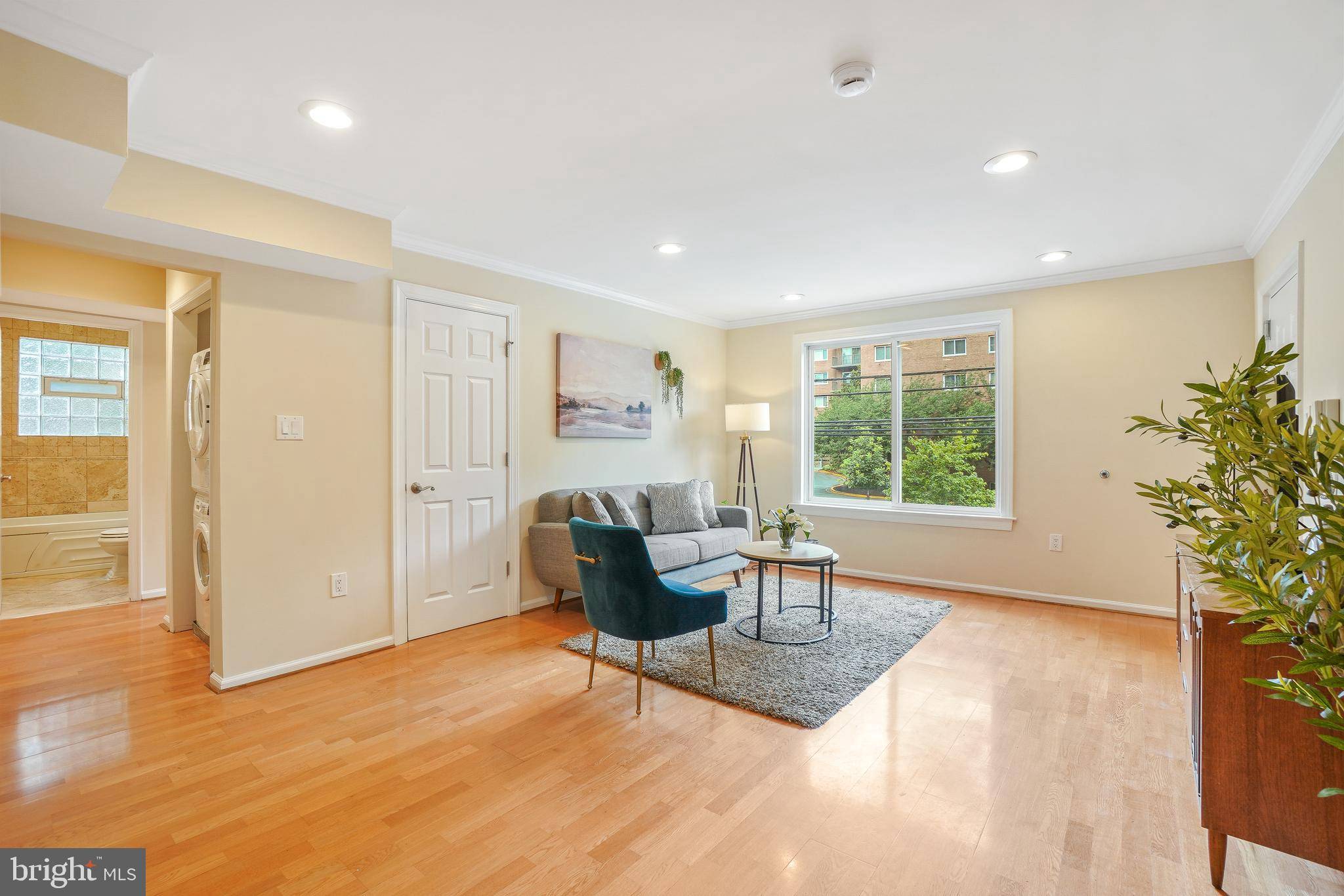 Takoma Park, MD 20912,7527 MAPLE AVE #4