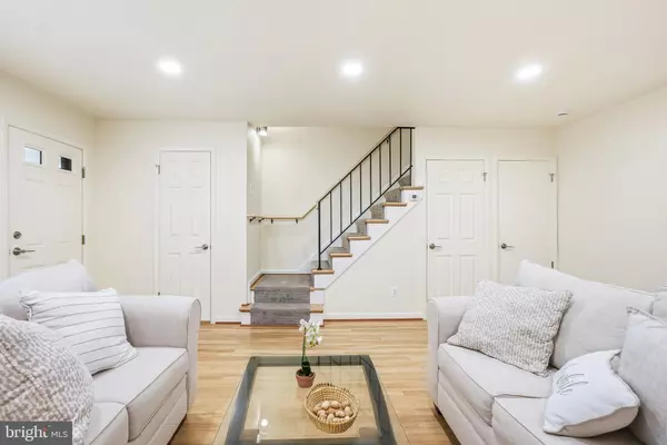 Takoma Park, MD 20912,652 KENNEBEC AVE #2