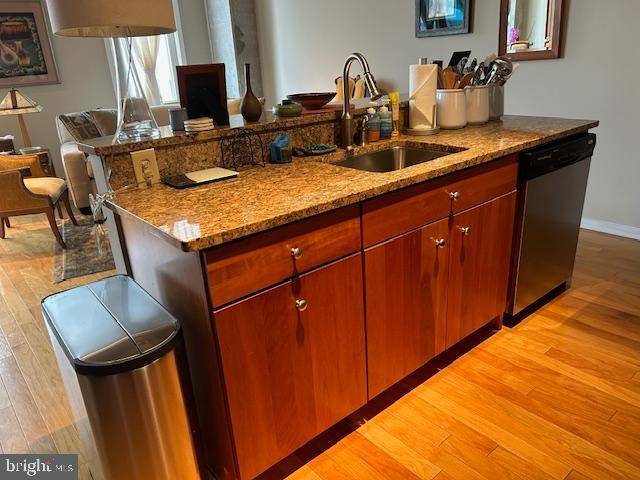 Philadelphia, PA 19106,130 N 2ND ST #4C5