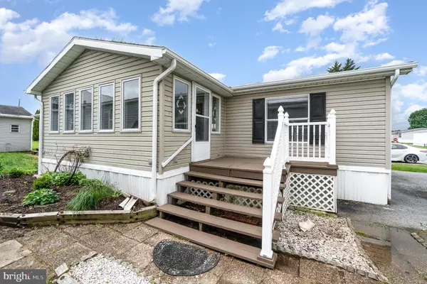 New Oxford, PA 17350,465 MANOR DR