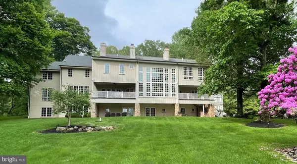 2 GREEN LN, Malvern, PA 19355