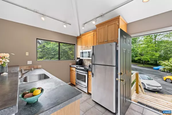 Charlottesville, VA 22901,1214 CHATHAM RDG