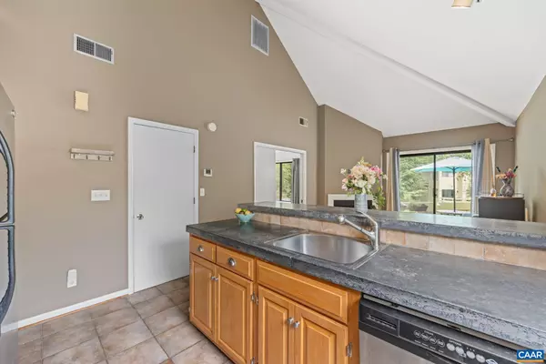 Charlottesville, VA 22901,1214 CHATHAM RDG
