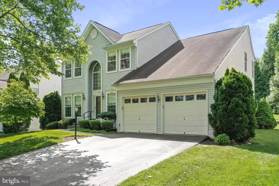 228 E KING JAMES ST, Purcellville, VA 20132