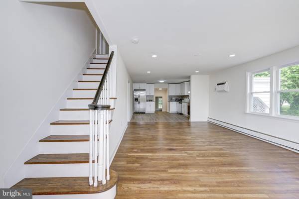 514 CHAPEL AVE W, Cherry Hill, NJ 08002