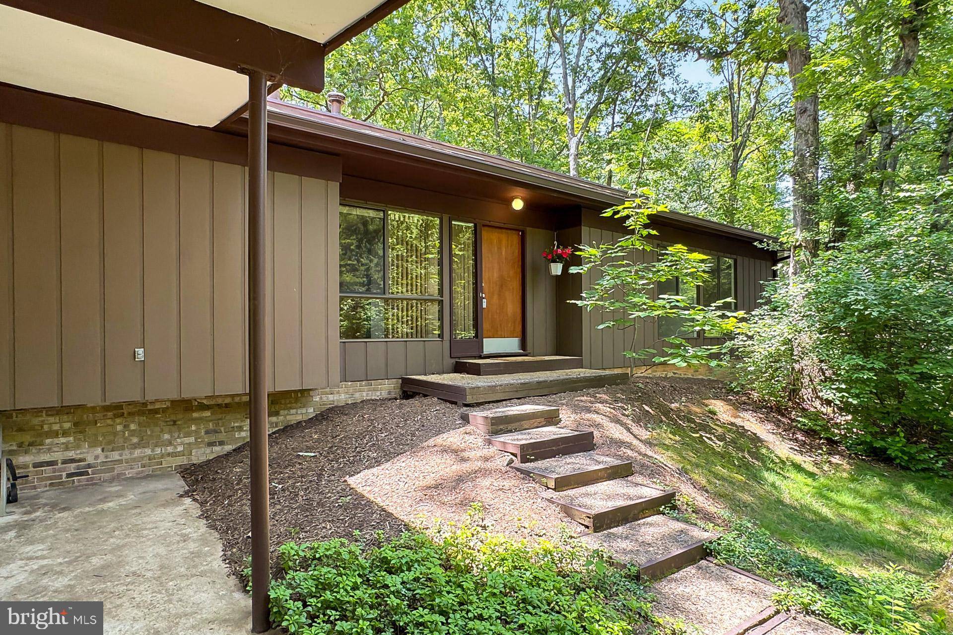 1314 WESTHILLS LN,  Reston,  VA 20190