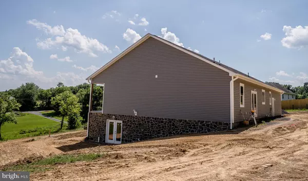 Martinsburg, WV 25405,607 SLONAKER LN