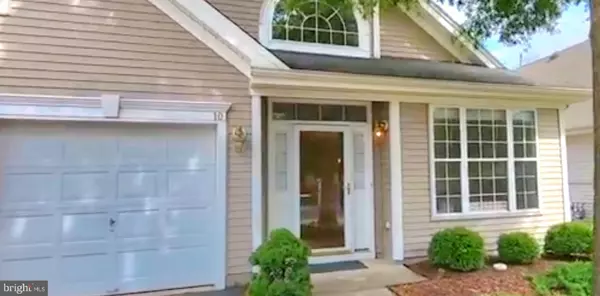 10 HONEYFLOWER, Bordentown, NJ 08620