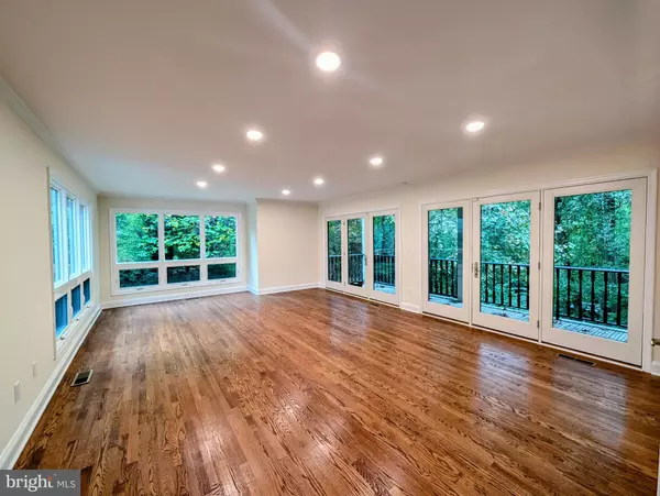 Annapolis, MD 21409,15 E NAP LN