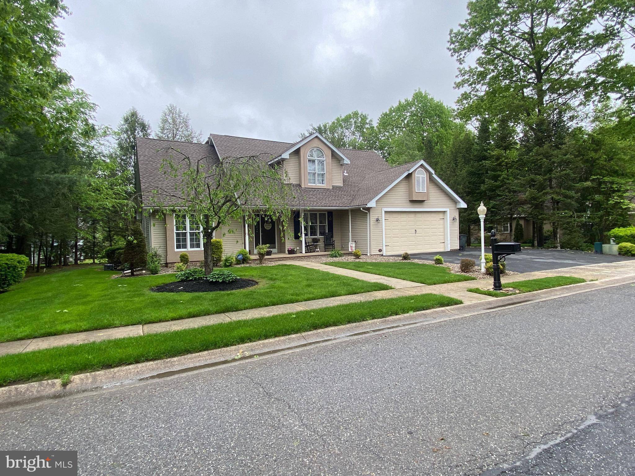 4 TALL OAKS DR, Pottsville, PA 17901