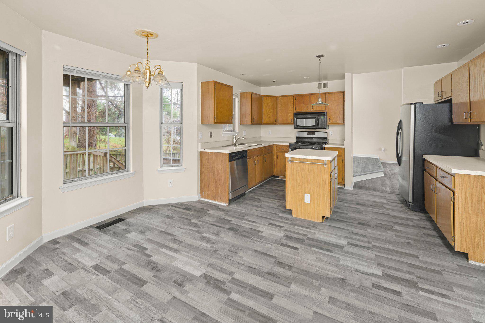 Lanham, MD 20706,7637 SEANS TER