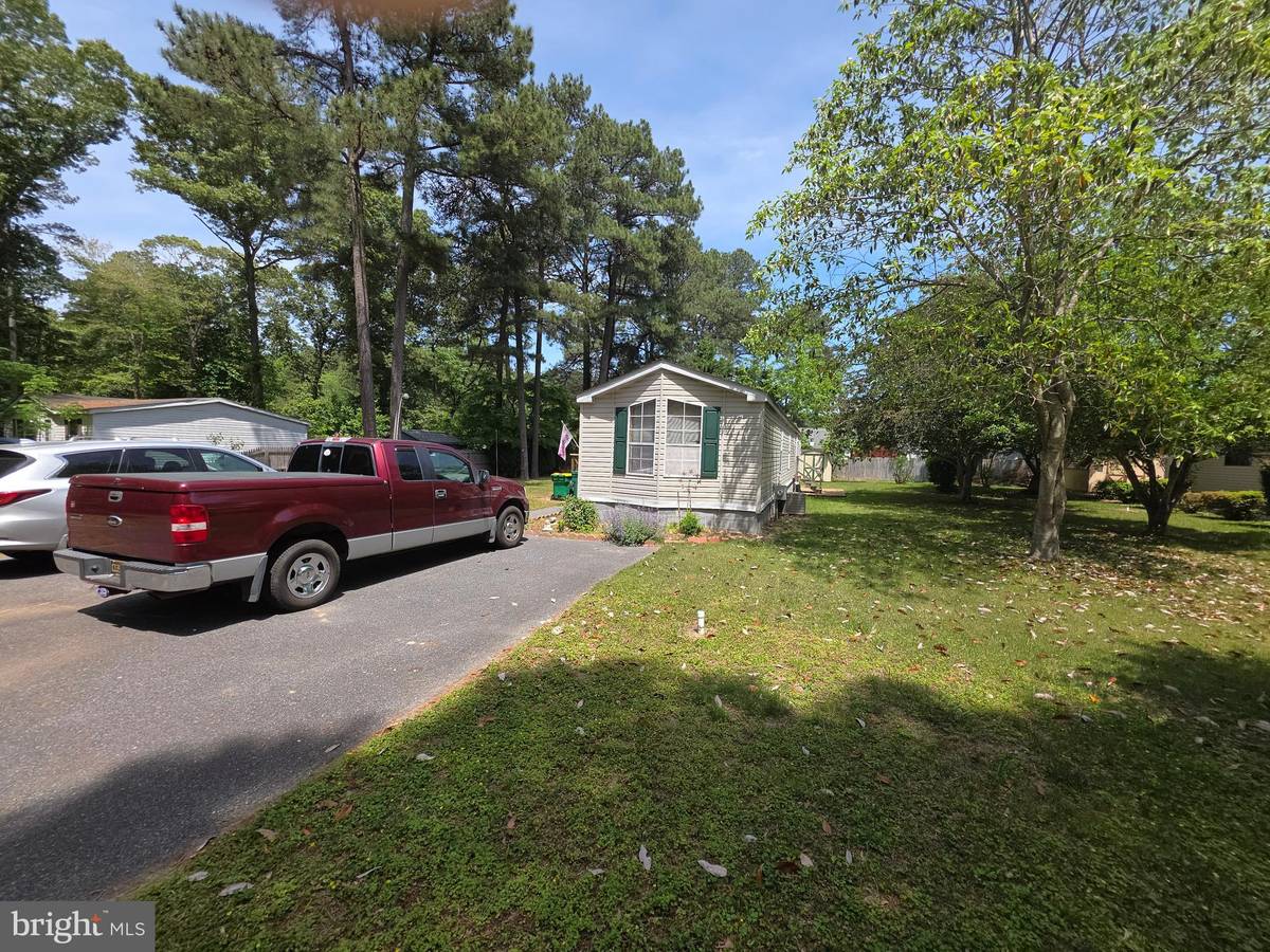 Milton, DE 19968,207 N LAKE DR