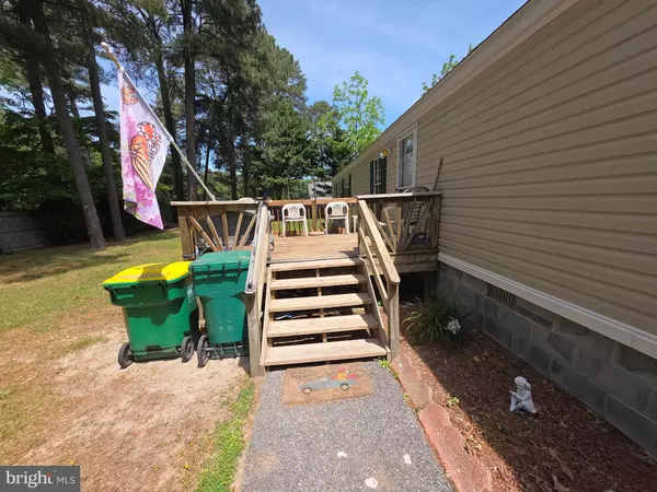 Milton, DE 19968,207 N LAKE DR