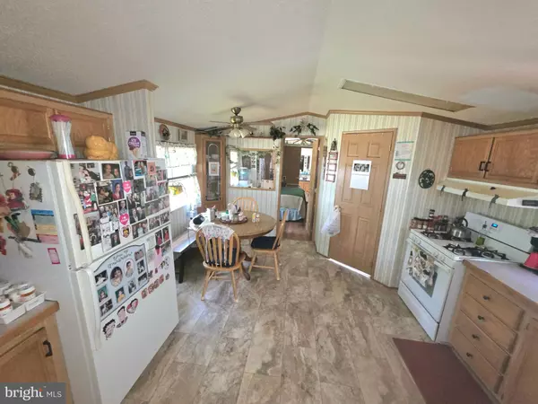 Milton, DE 19968,207 N LAKE DR