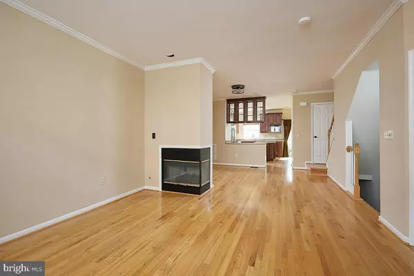 1503 N COLONIAL TER #E, Arlington, VA 22209