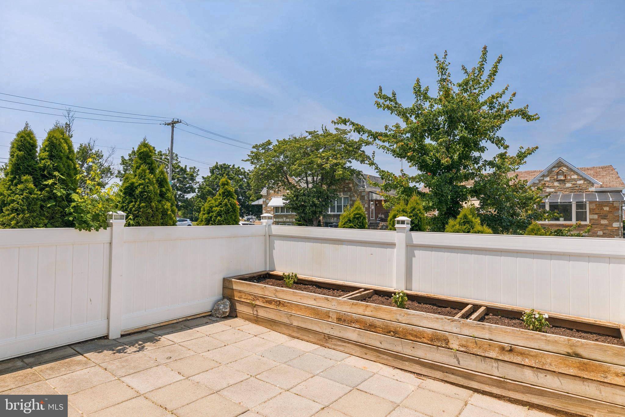 Philadelphia, PA 19152,7607 LEONARD ST