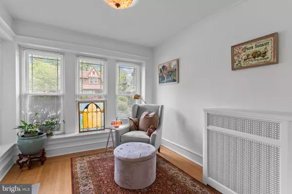 Philadelphia, PA 19119,727 E DORSET ST