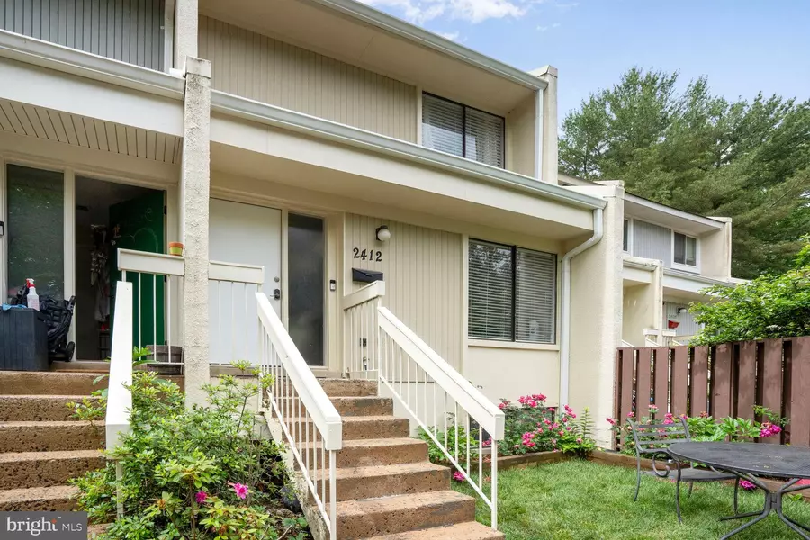 2412 SOUTHGATE SQ, Reston, VA 20191