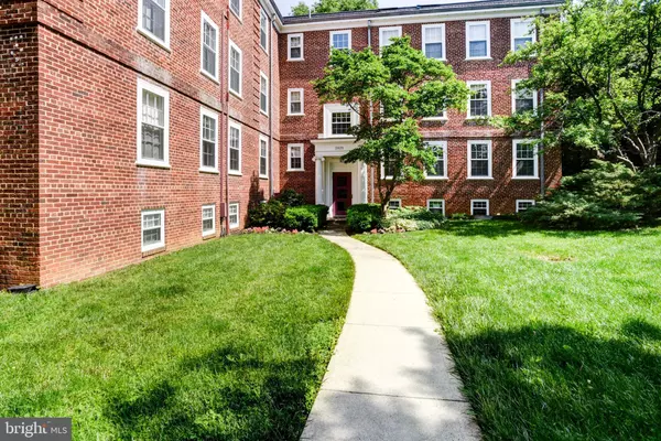 3821 NEWARK ST NW #B440, Washington, DC 20016
