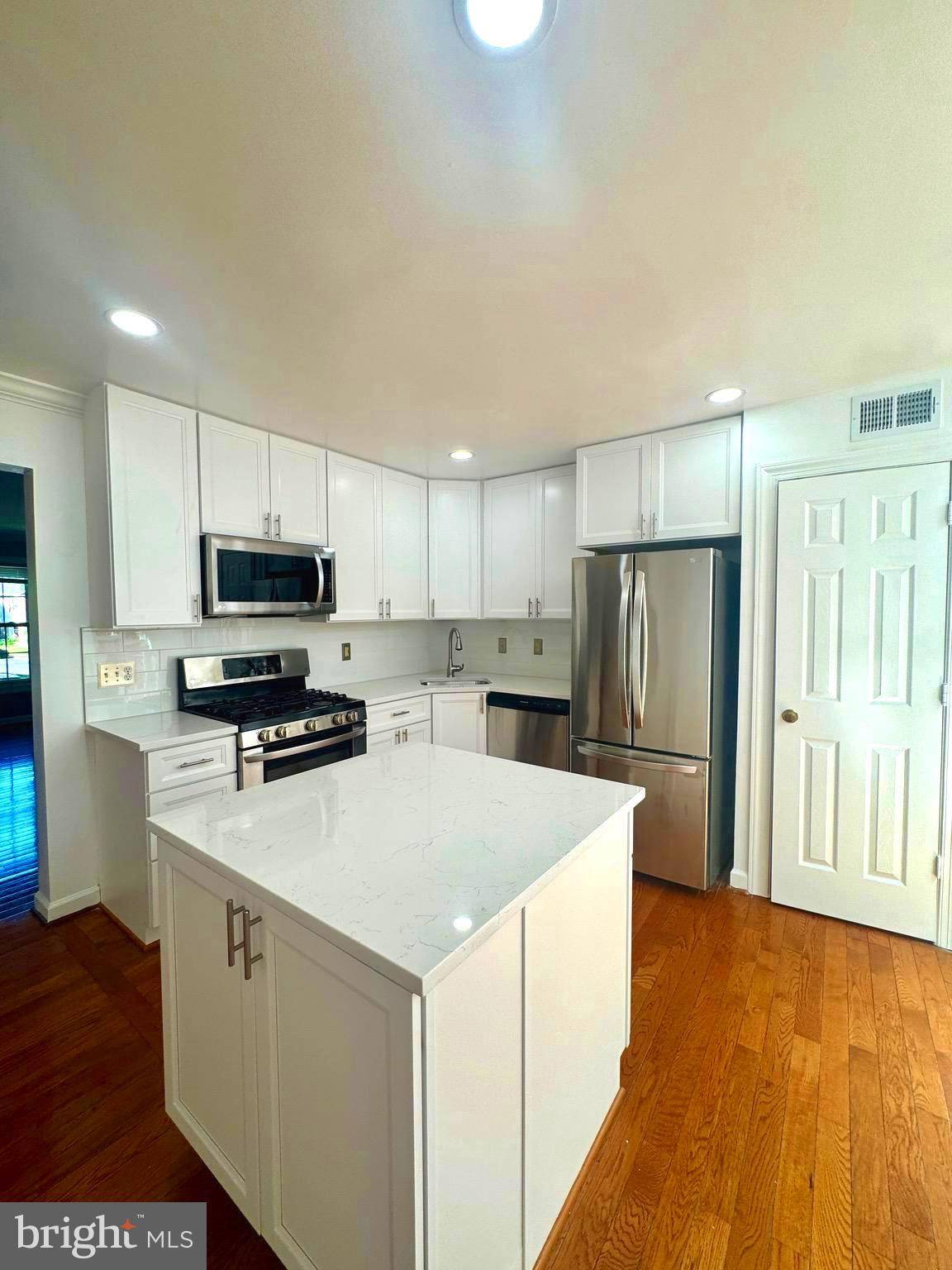 Centreville, VA 20120,14503 BATTERY RIDGE LN