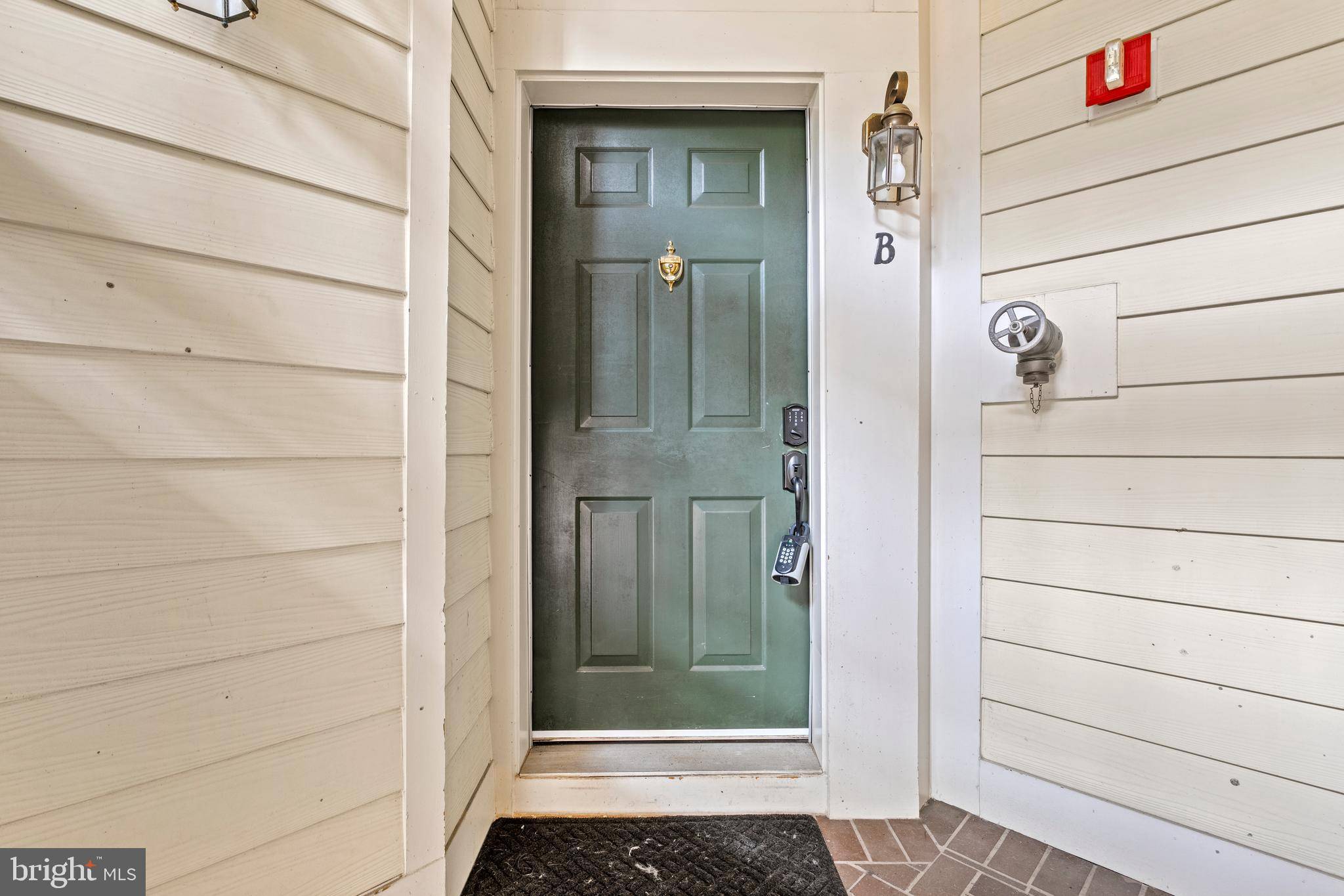Reston, VA 20194,1304-B GARDEN WALL CIR #105