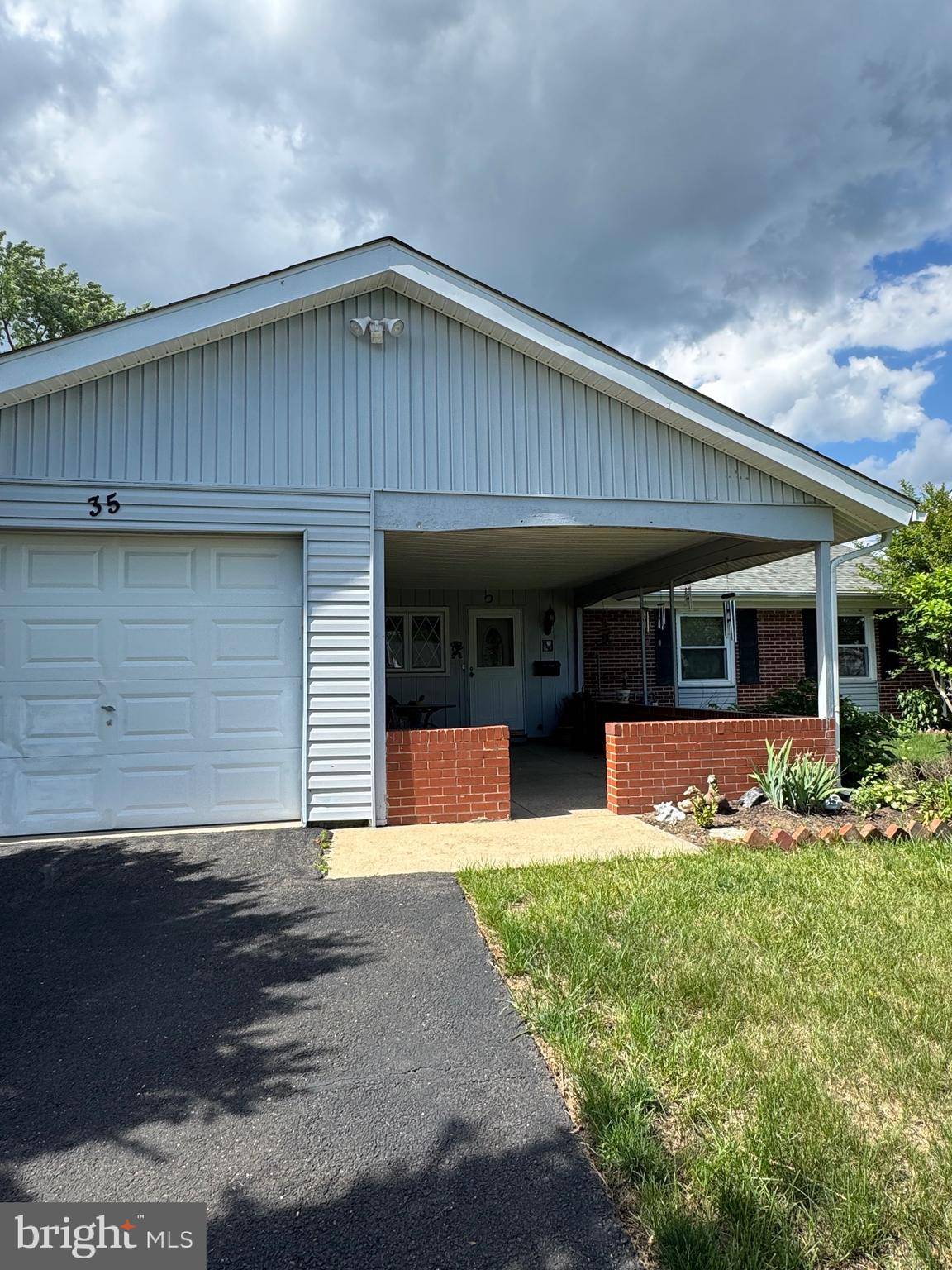 35 STONEHAVEN LN, Willingboro, NJ 08046