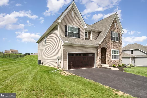 Harrisburg, PA 17111,7038 WOODSMAN DR